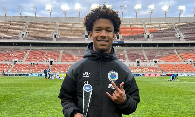 Senior team debutant Shandre Campbell wins award